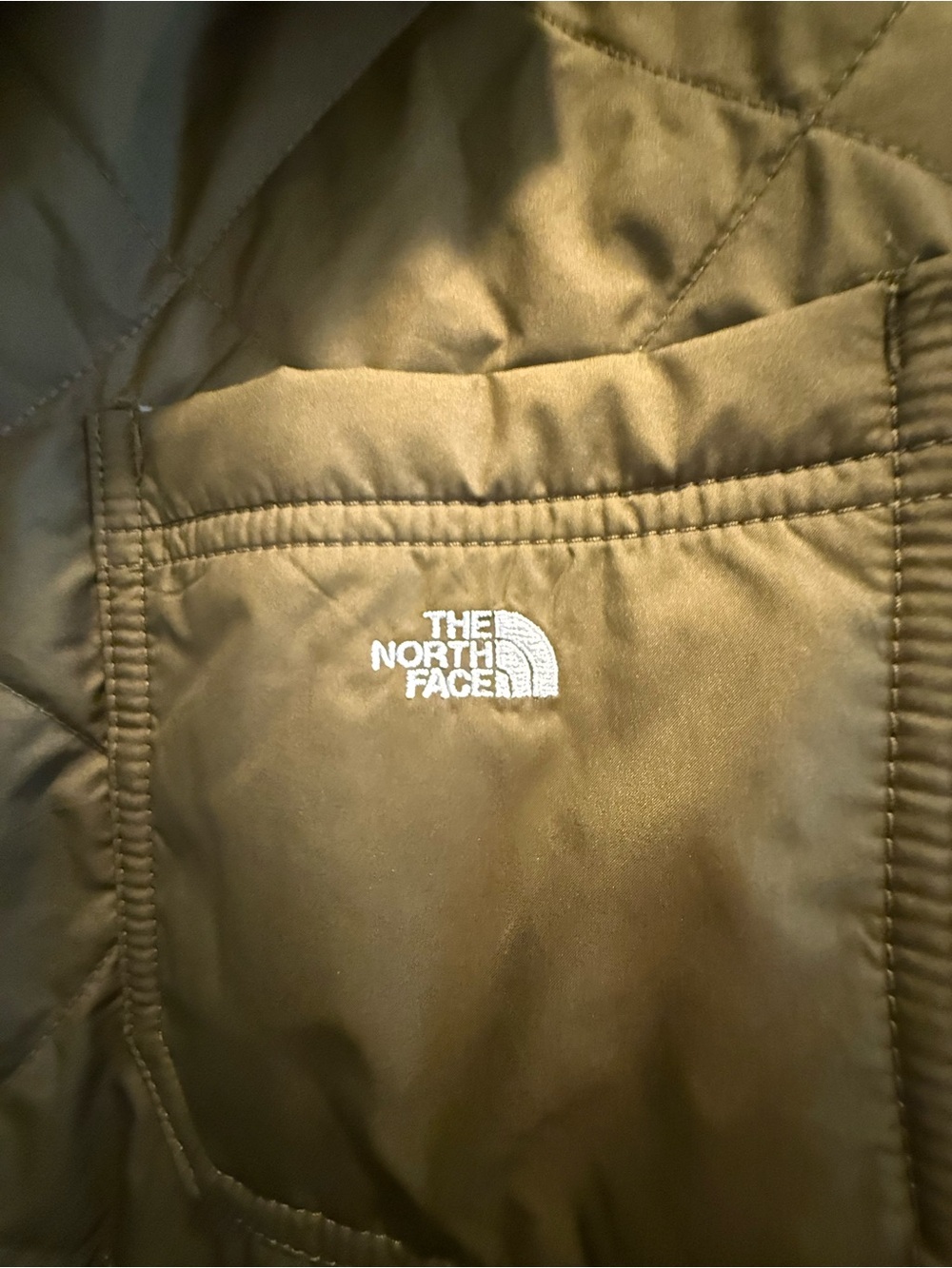 The North Face Men's Reversible Quilted Jacket in Olive and Black size L - Picture 2 of 6
